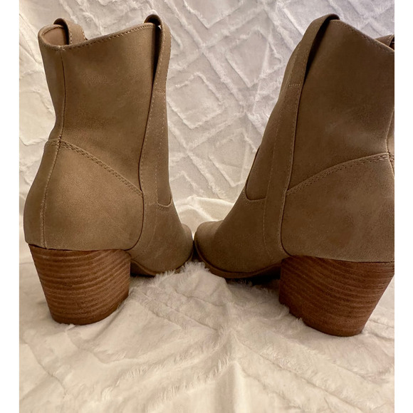 Rachel Zoe Rocky Low Cowboy Boots | Light Tan | Size 8M - Picture 5 of 9
